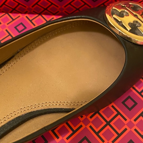 Tory Burch Ballet shoes; black Napa leather; box included - Picture 7 of 11
